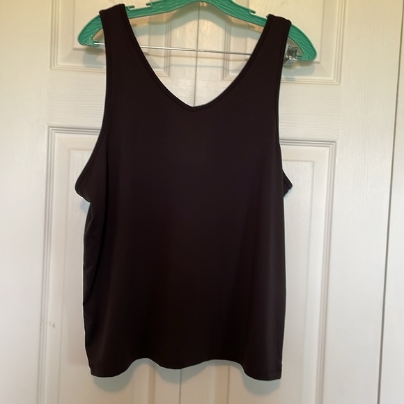 Chelsie black tank XXL polyester & spandex soft Round or v neck for versatility - Picture 3 of 3